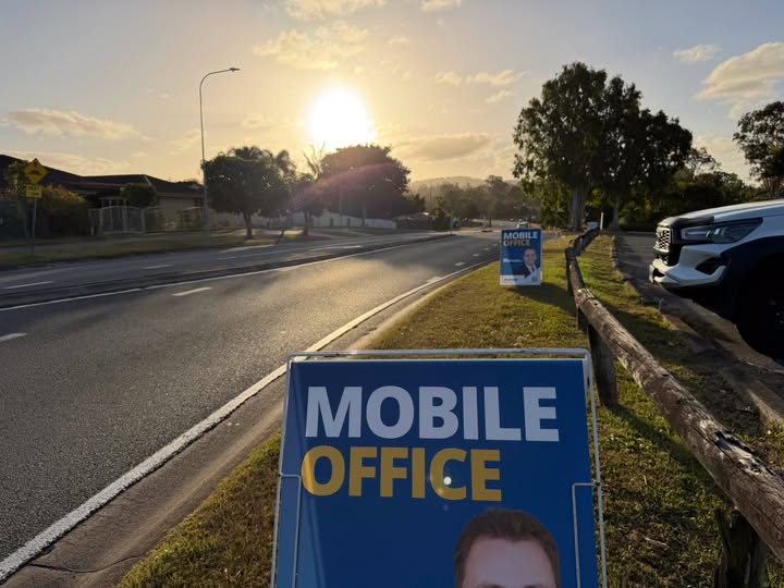 Community Roadside  Oxenford